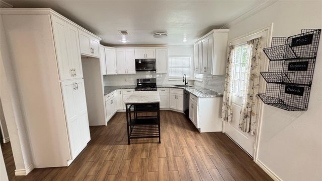 221 Hyta Street, Houston, TX 77018