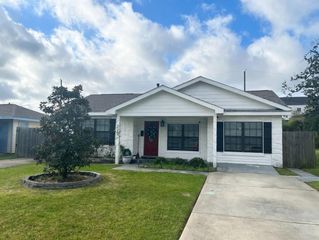 221 Hyta Street, Houston, TX 77018