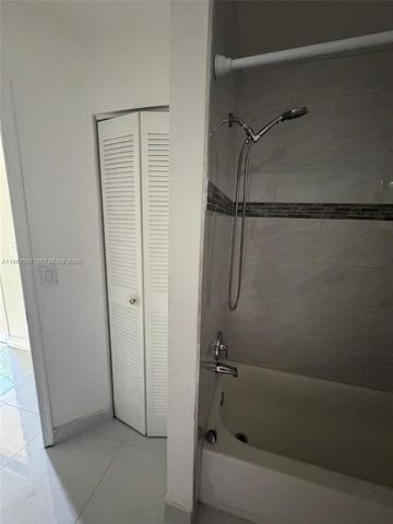 9863 Three Lakes Cir, Boca Raton, FL 33428