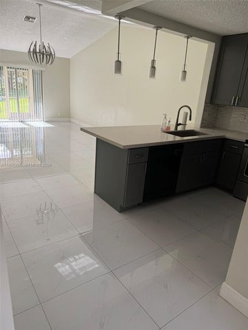 9863 Three Lakes Cir, Boca Raton, FL 33428