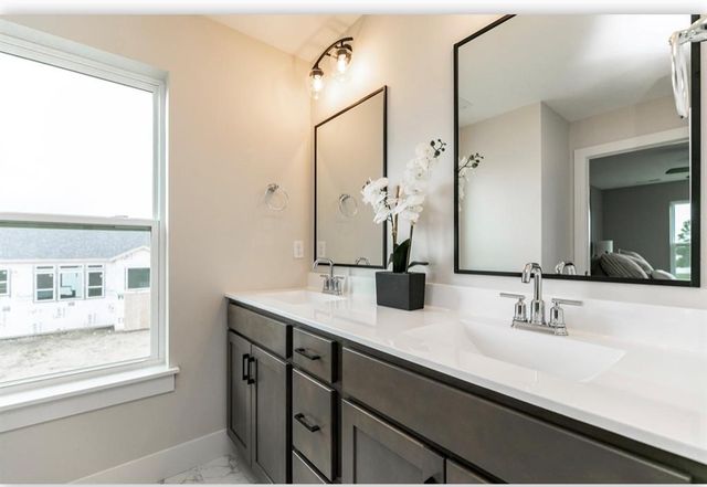 509 Grey Slate Drive SW, Cedar Rapids, IA 52404