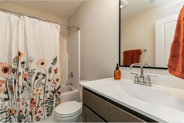 509 Grey Slate Drive SW, Cedar Rapids, IA 52404