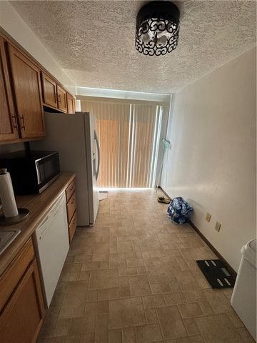 164 Woodstone Lane, New Kensington, PA 15068