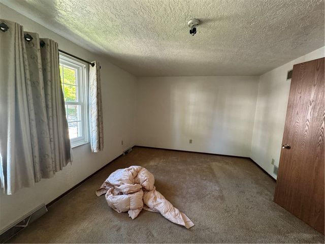 164 Woodstone Lane, New Kensington, PA 15068