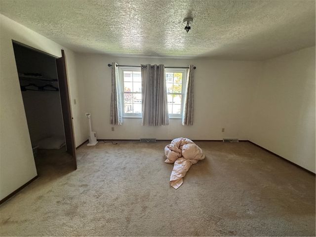 164 Woodstone Lane, New Kensington, PA 15068