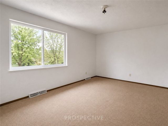 164 Woodstone Lane, New Kensington, PA 15068