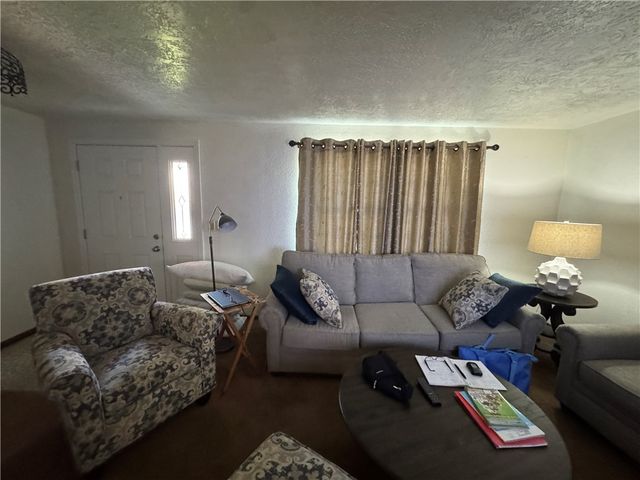 164 Woodstone Lane, New Kensington, PA 15068