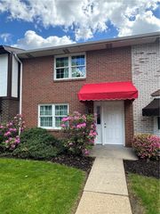 164 Woodstone Lane, New Kensington, PA 15068