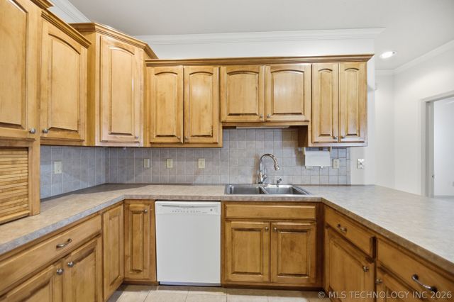 10110 S 94th East Place, Tulsa, OK 74133