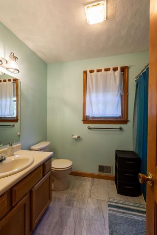 10 Lund Drive, Hudson, NH 03051