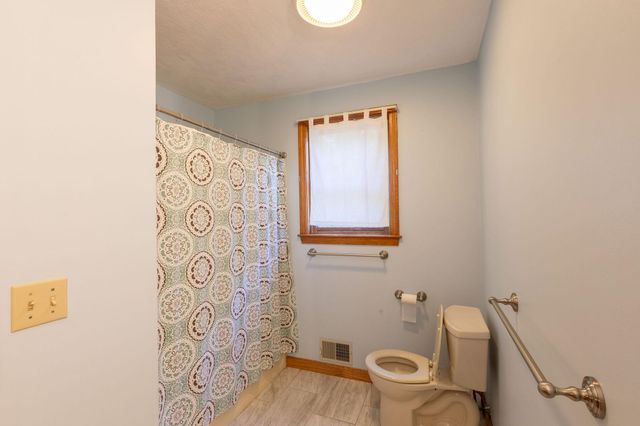 10 Lund Drive, Hudson, NH 03051