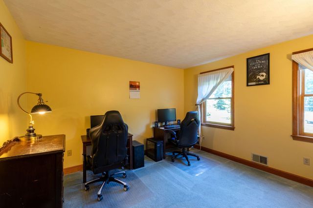 10 Lund Drive, Hudson, NH 03051