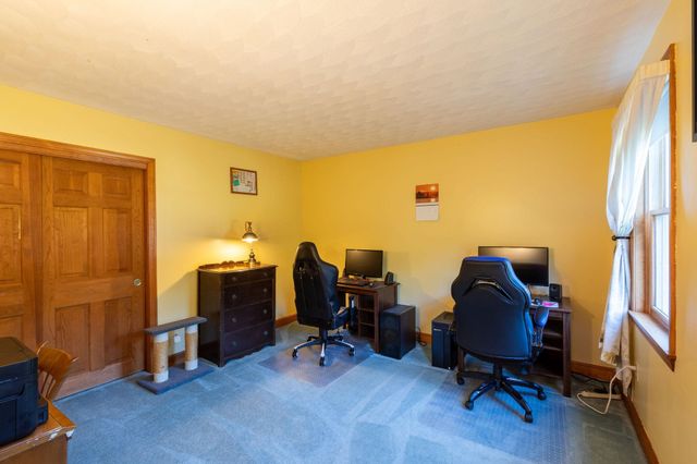 10 Lund Drive, Hudson, NH 03051