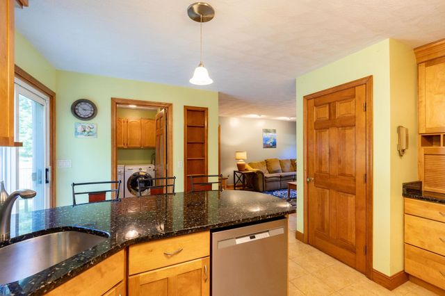 10 Lund Drive, Hudson, NH 03051