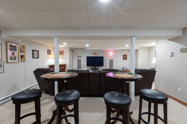 10 Lund Drive, Hudson, NH 03051