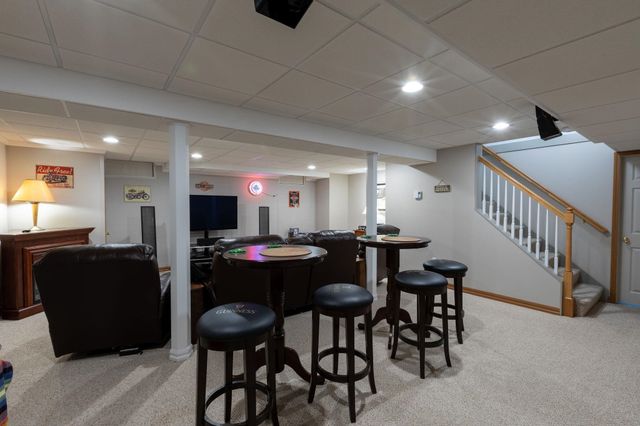 10 Lund Drive, Hudson, NH 03051