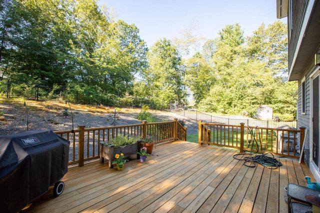 10 Lund Drive, Hudson, NH 03051