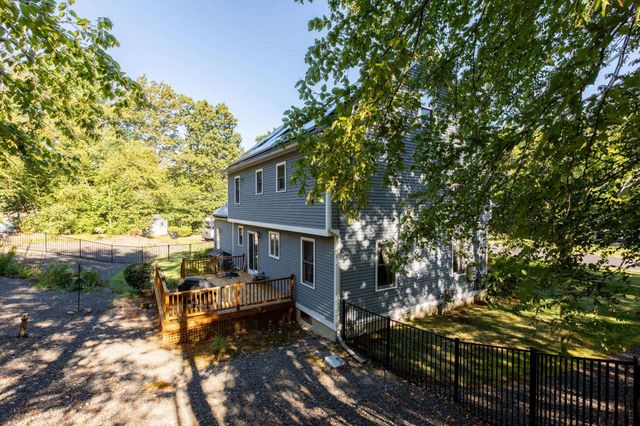 10 Lund Drive, Hudson, NH 03051