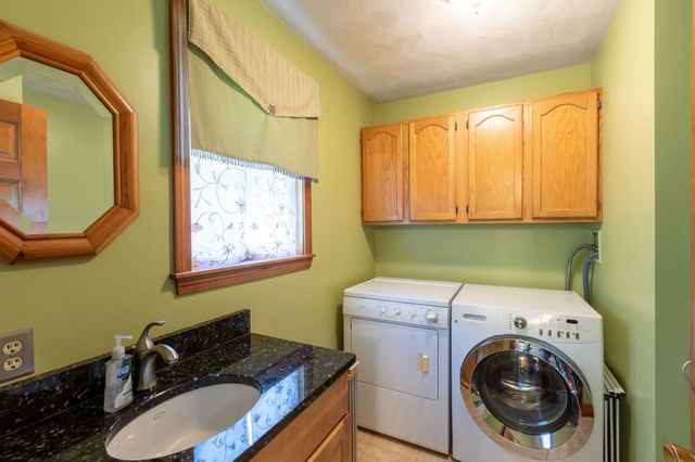 10 Lund Drive, Hudson, NH 03051