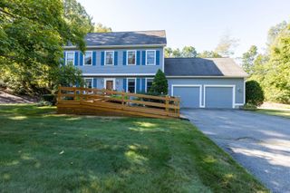 10 Lund Drive, Hudson, NH 03051