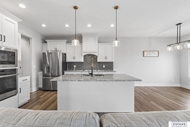 18128 Gretchen Avenue, Elkhorn, NE 68022