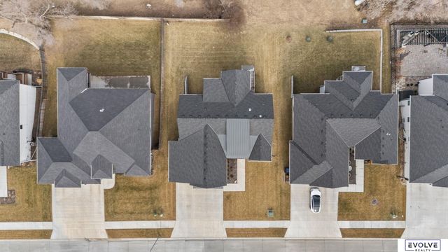 18128 Gretchen Avenue, Elkhorn, NE 68022