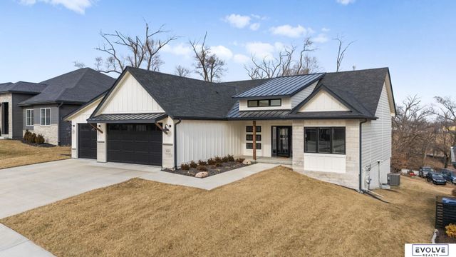 18128 Gretchen Avenue, Elkhorn, NE 68022
