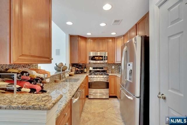 14A Forshee Circle, Montvale, NJ 07645