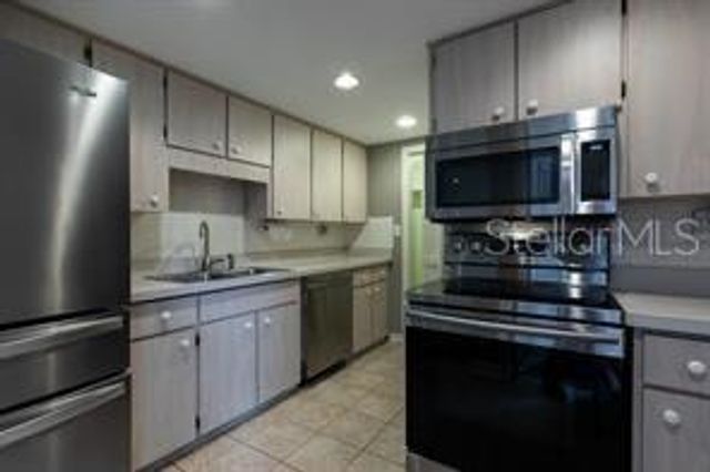 601 W OLD US HIGHWAY 441 8B, Mount Dora, FL 32757