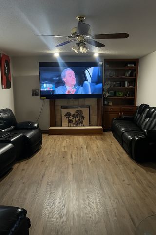 6909 Deerview Drive, Urbandale, IA 50322