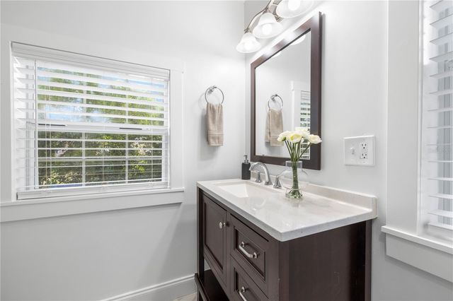 4009 N SEMINOLE AVENUE, Tampa, FL 33603