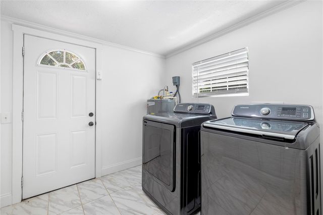 4009 N SEMINOLE AVENUE, Tampa, FL 33603