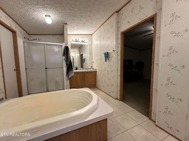 214 Hickory Grove Rd, Madisonville, TN 37354
