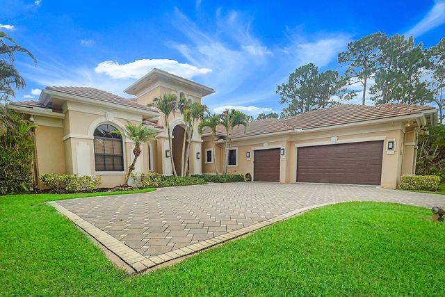 18337 SE Old Trail Drive W, Jupiter, FL 33478