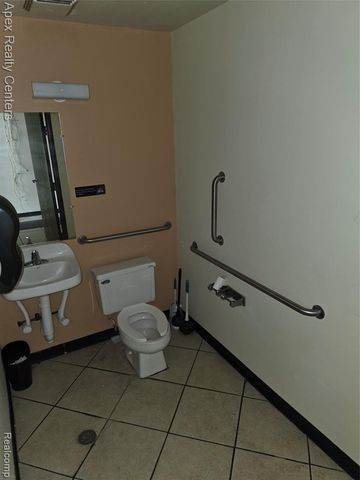 3387 Fort Street, Wyandotte, MI 48192