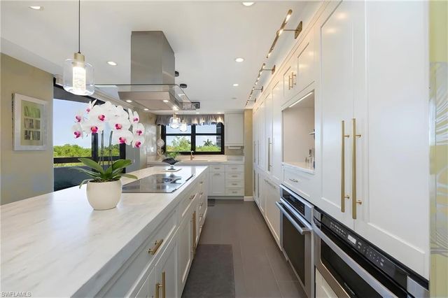 6001 Pelican Bay BLVD 204, Naples, FL 34108