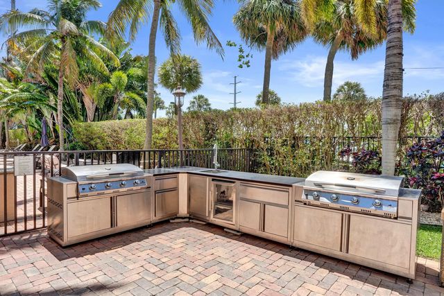 616 Clearwater Park Road 1107, West Palm Beach, FL 33401