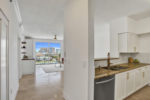 616 Clearwater Park Road 1107, West Palm Beach, FL 33401