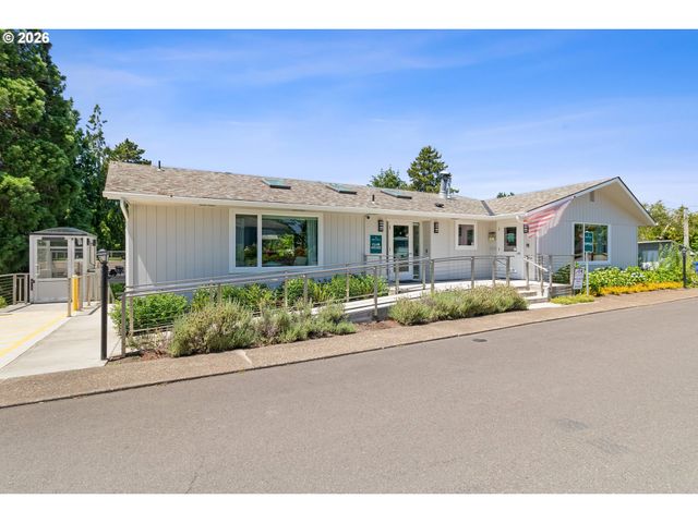 570 N 10TH Ave 2, Cornelius, OR 97113