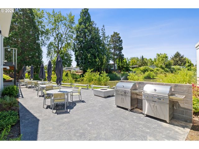 570 N 10TH Ave 2, Cornelius, OR 97113