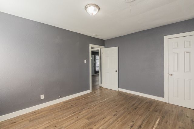 1106 Oak Street, Grand Prairie, TX 75050