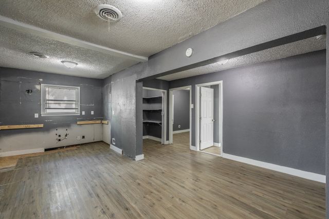 1106 Oak Street, Grand Prairie, TX 75050