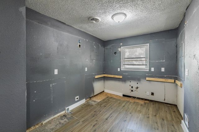 1106 Oak Street, Grand Prairie, TX 75050
