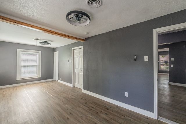 1106 Oak Street, Grand Prairie, TX 75050
