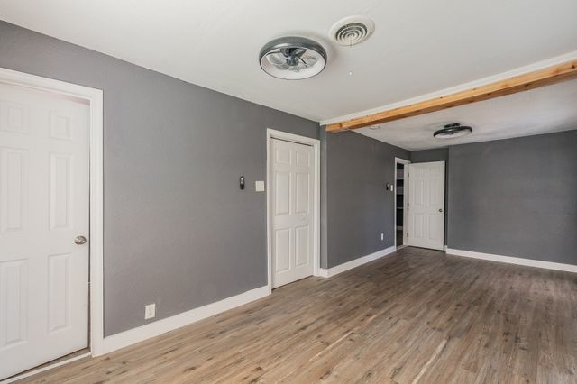 1106 Oak Street, Grand Prairie, TX 75050