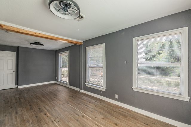 1106 Oak Street, Grand Prairie, TX 75050