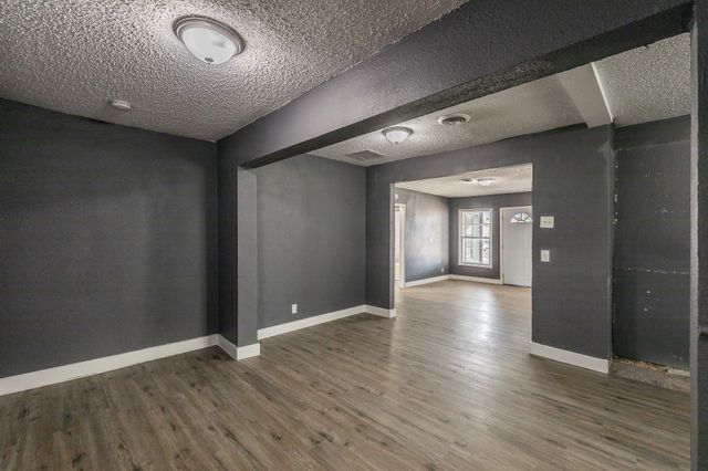 1106 Oak Street, Grand Prairie, TX 75050