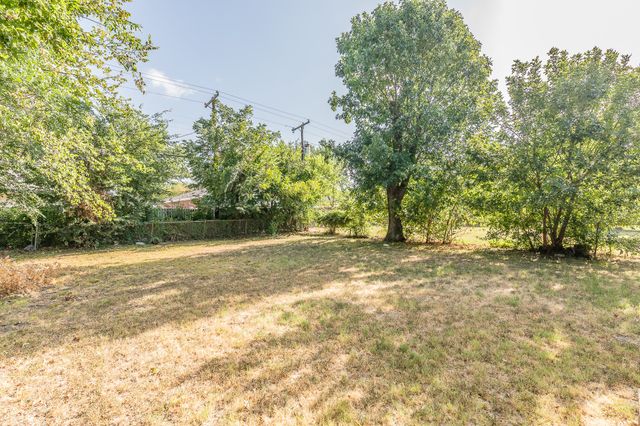 1106 Oak Street, Grand Prairie, TX 75050