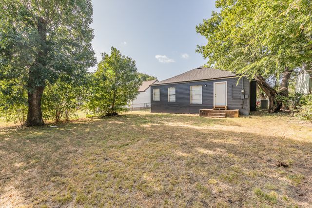 1106 Oak Street, Grand Prairie, TX 75050