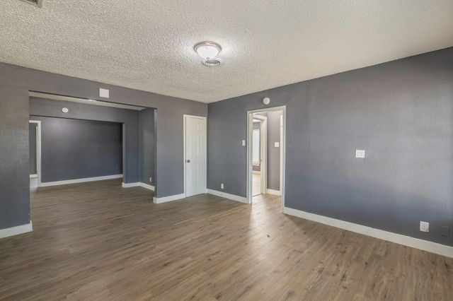 1106 Oak Street, Grand Prairie, TX 75050